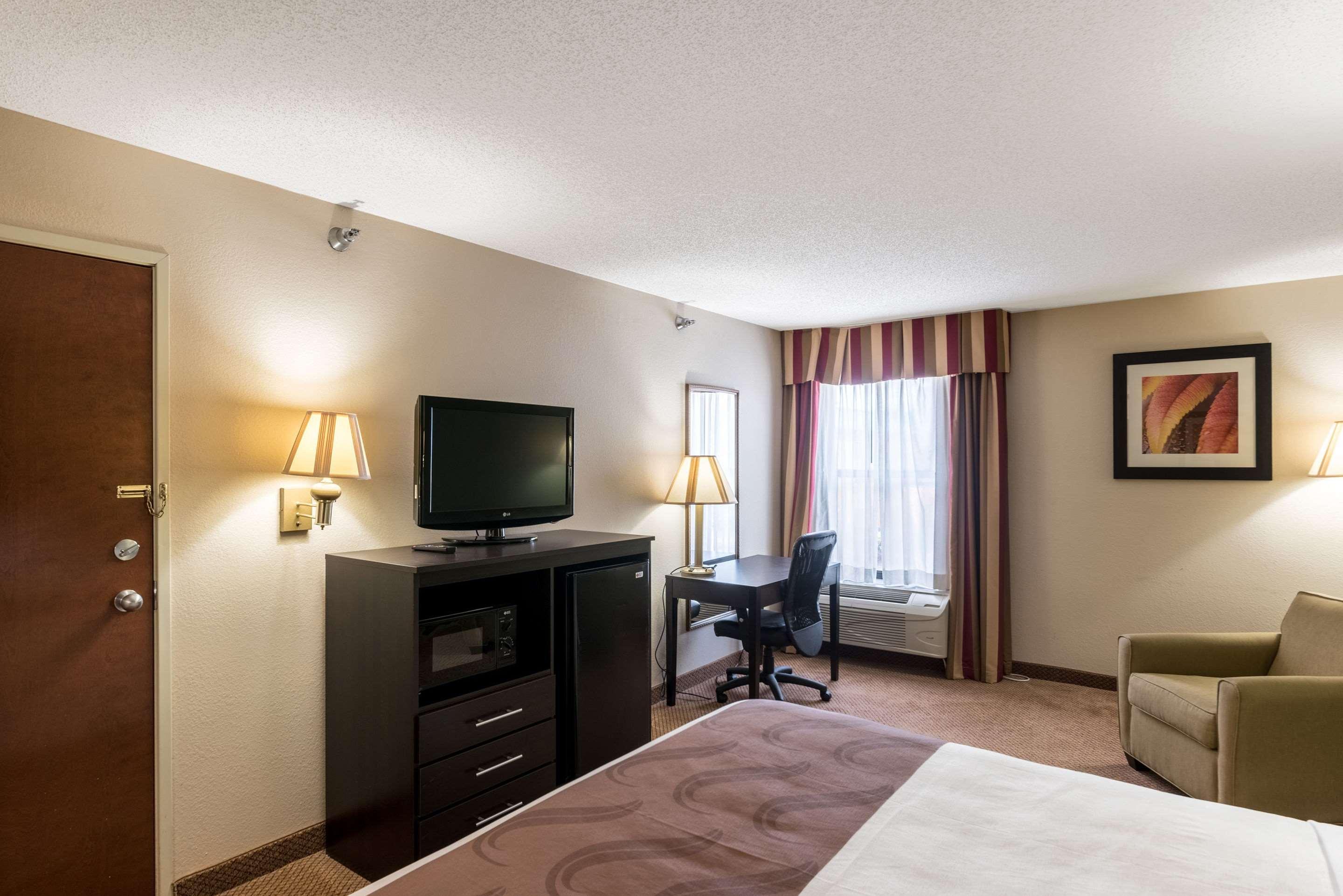 Quality Inn & Suites Clemmons I-40 Экстерьер фото