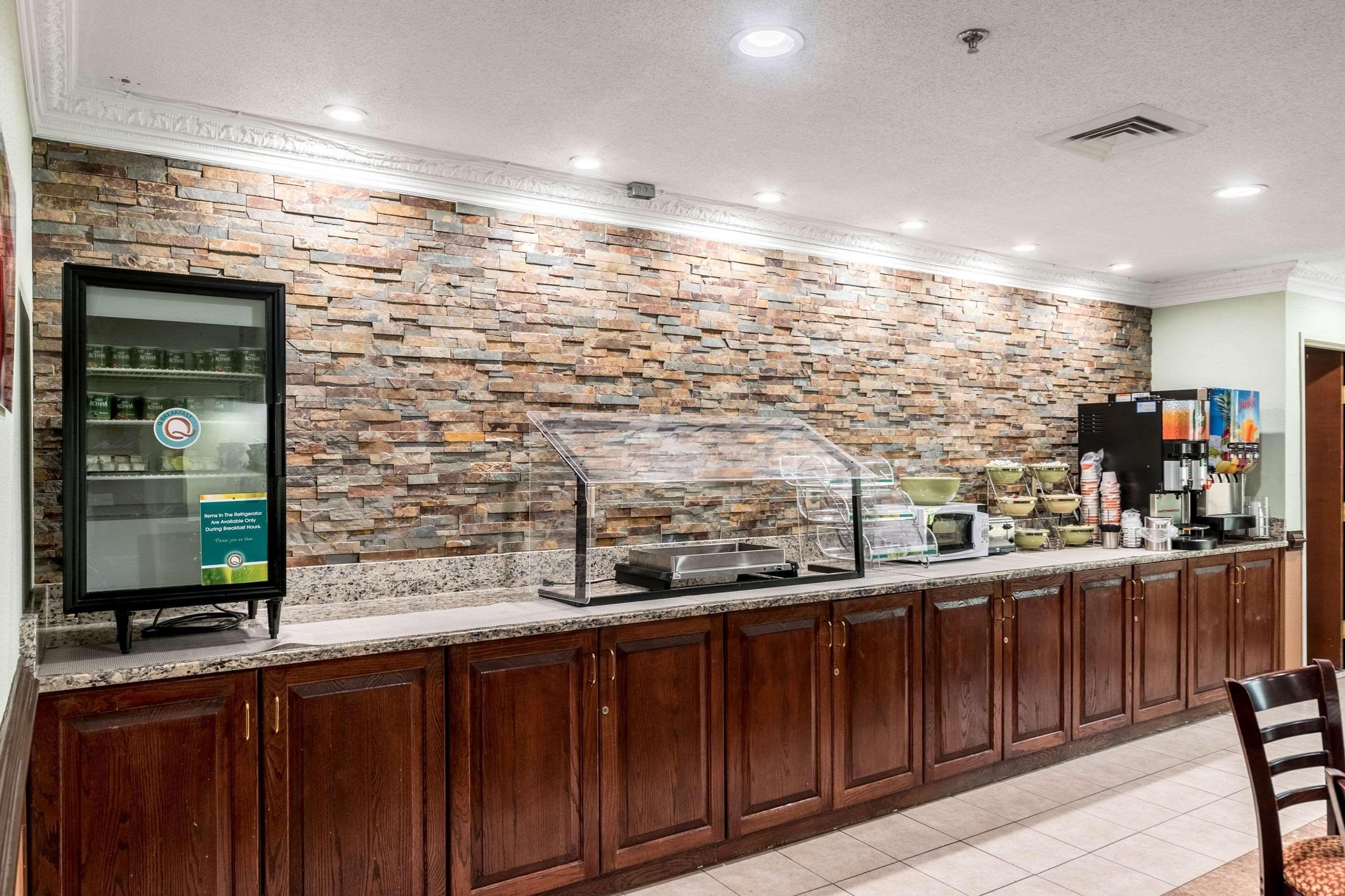 Quality Inn & Suites Clemmons I-40 Экстерьер фото