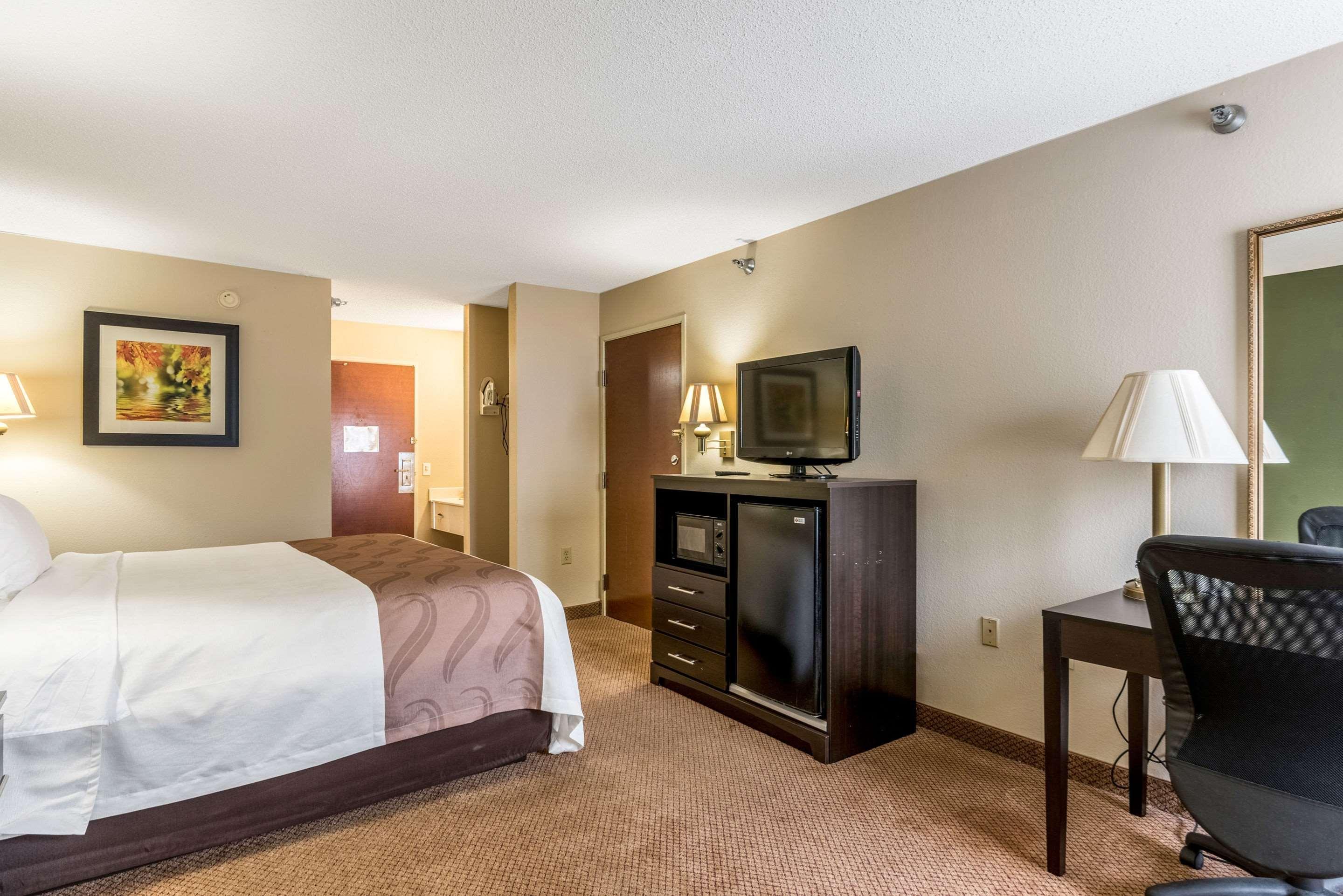 Quality Inn & Suites Clemmons I-40 Экстерьер фото
