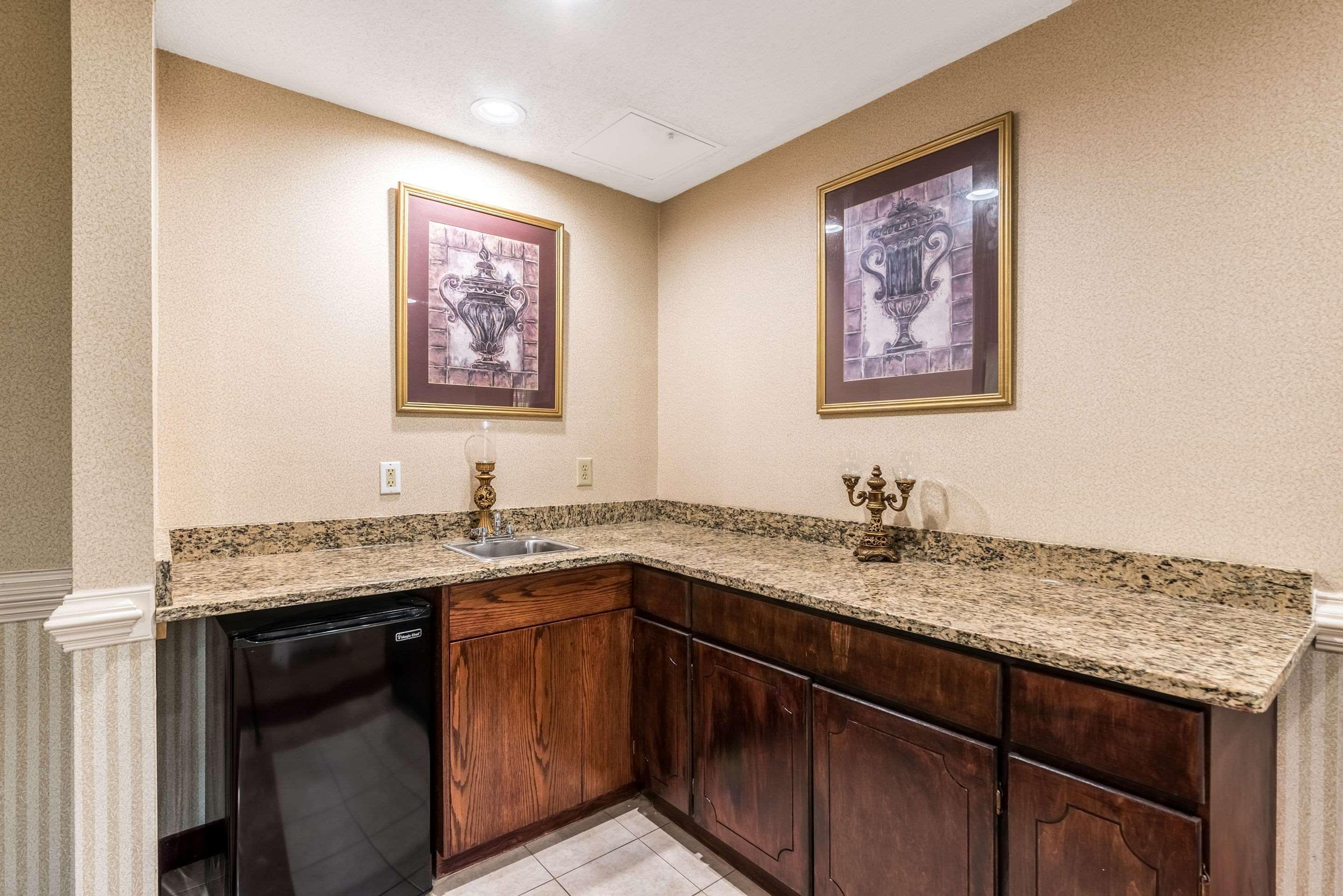 Quality Inn & Suites Clemmons I-40 Экстерьер фото