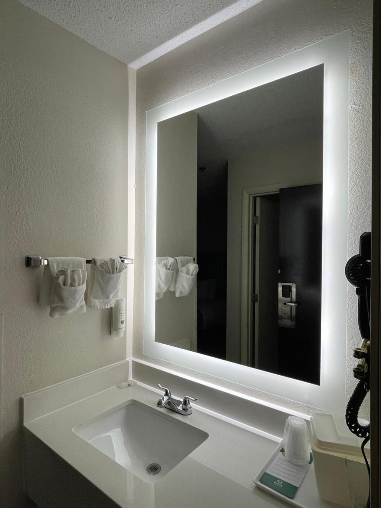 Quality Inn & Suites Clemmons I-40 Экстерьер фото