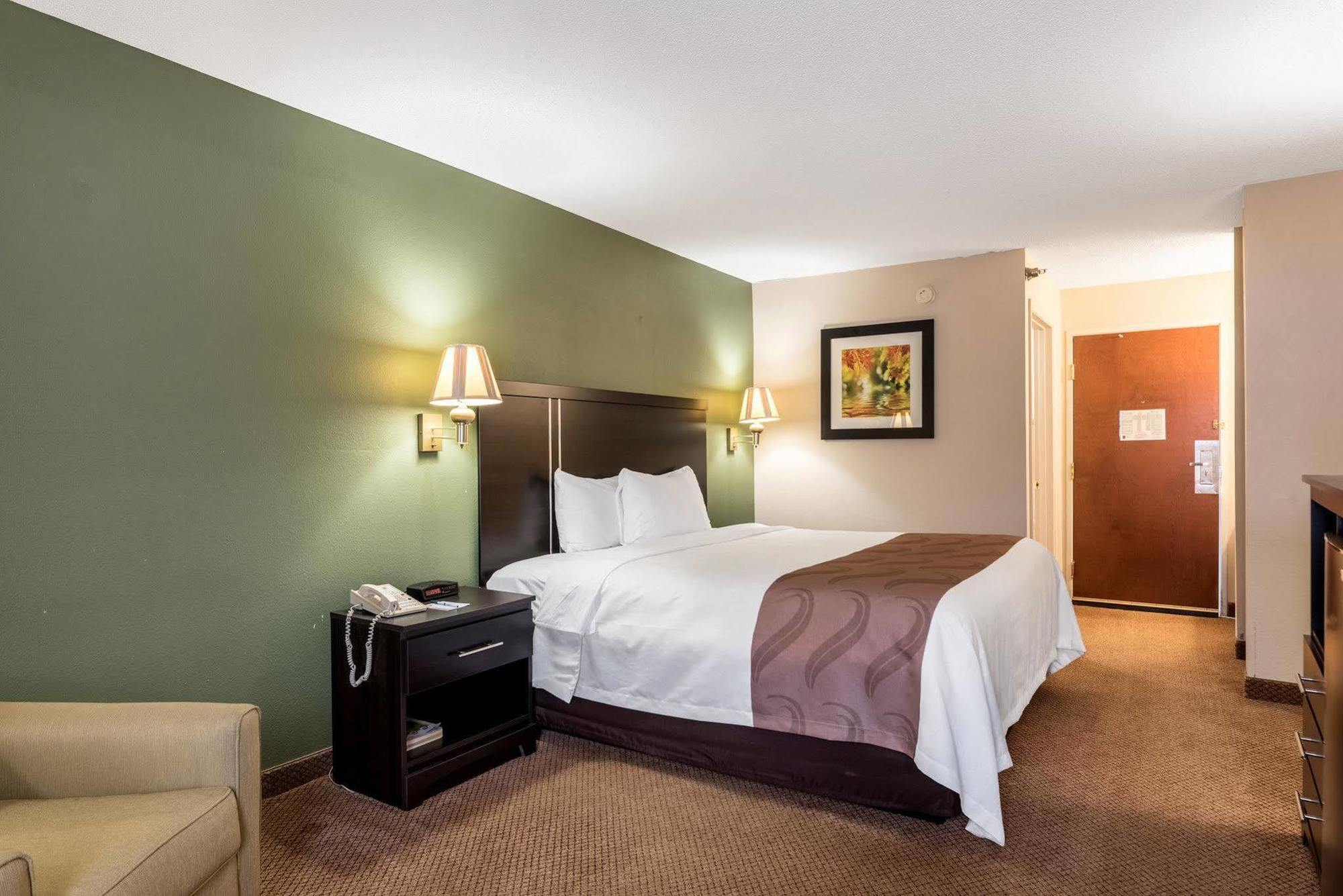 Quality Inn & Suites Clemmons I-40 Экстерьер фото